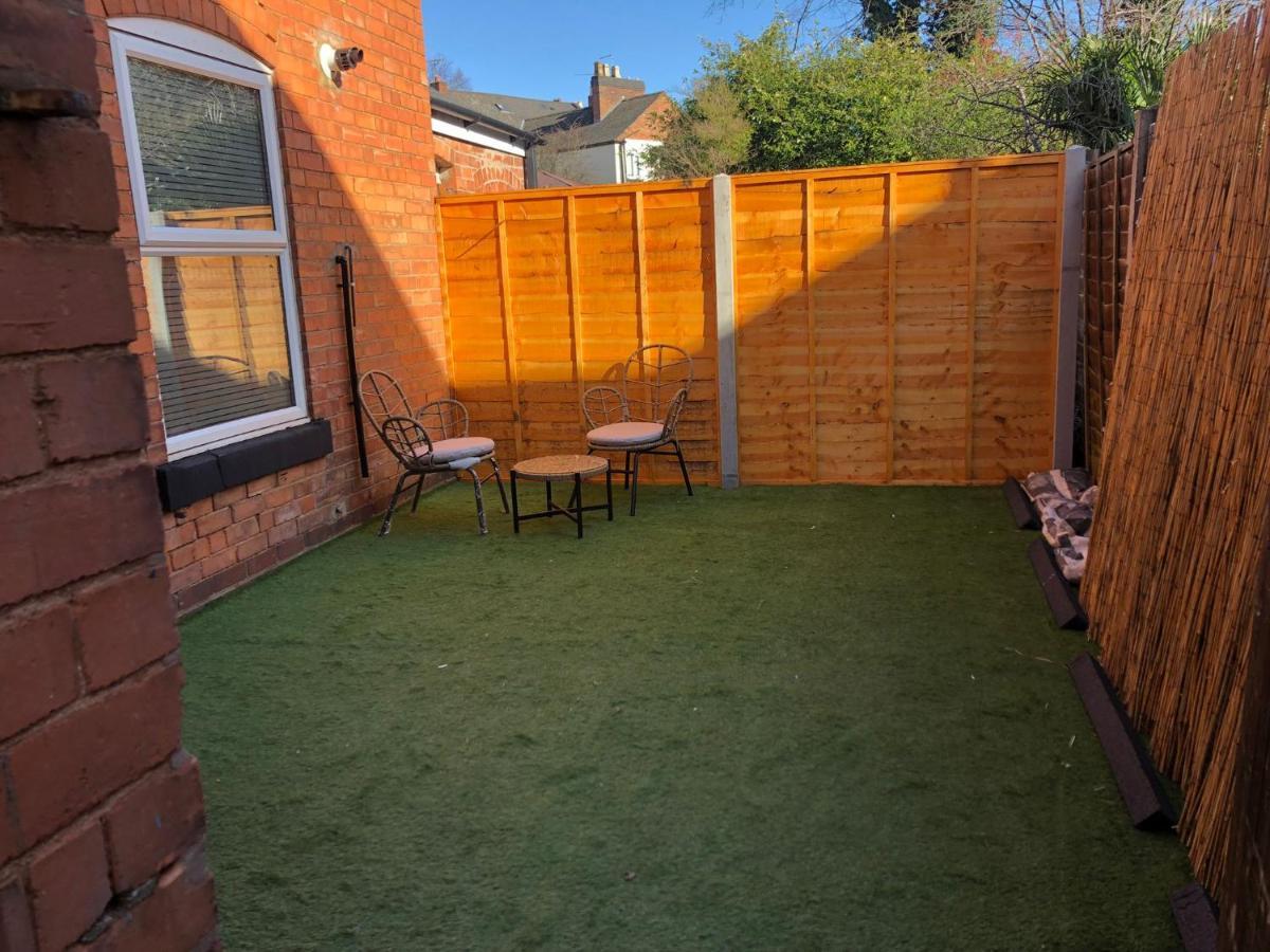Shm Stays Hs2 Workers Great For Long Term Stays & Short Stays, 15 Min Drive To City Centre & Airport 2 Min Walk To Shops And Train Station Birmingham Exterior photo