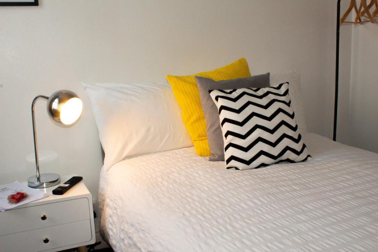 Shm Stays Hs2 Workers Great For Long Term Stays & Short Stays, 15 Min Drive To City Centre & Airport 2 Min Walk To Shops And Train Station Birmingham Exterior photo